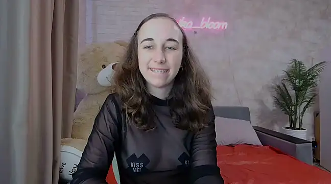 Snapshot of Anika_bloom chatting on 03.15.25 Anika bloom online show from 03.15.25
