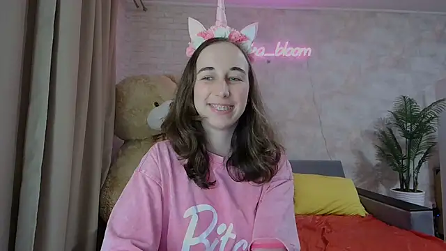 Snapshot of Anika_bloom chatting on 03.16.25 Anika bloom online show from 03.16.25