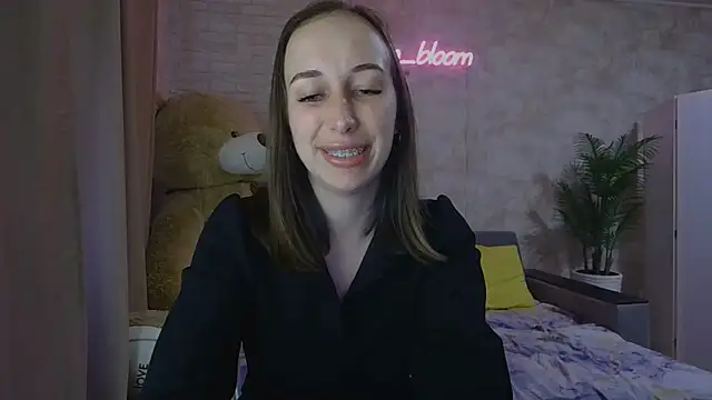 Snapshot of Anika_bloom chatting on 09.16.25 Anika bloom online show from 09.16.25