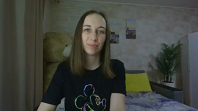 Snapshot of Anika_bloom chatting on 09.24.25 Anika bloom online show from 09.24.25