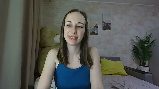 Snapshot of Anika_bloom chatting on 12.01.25 Anika bloom online show from 12.01.25