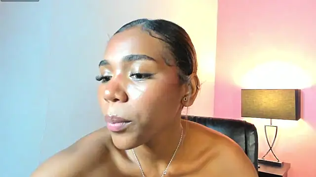 Snapshot of Lily_Miiller chatting on 02.07.25 Lily Miiller online show from 02.07.25