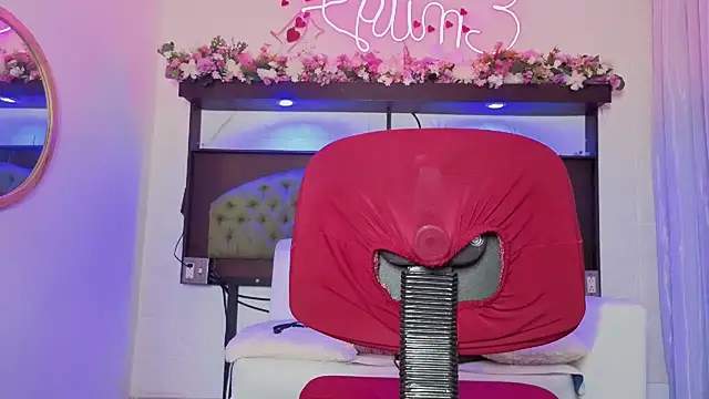 Snapshot of EMILY_ROUSSE71 chatting on 01.19.26 EMILY ROUSSE71 online show from 01.19.26