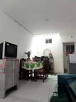 Snapshot of samanta_rosas1 chatting on 01.15.25 samanta rosas1 online show from 01.15.25