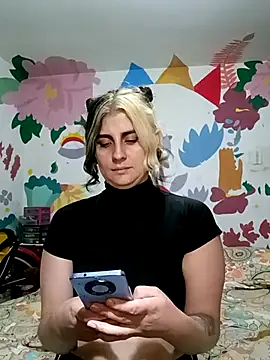 Snapshot of samanta_rosas1 chatting on 10.19.25 samanta rosas1 online show from 10.19.25