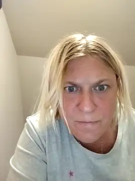 Playmate86 online show from 12.11.24