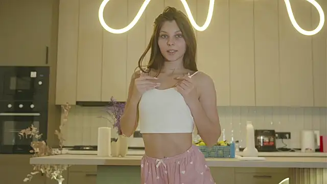 whisper of love online show from 10.27.25