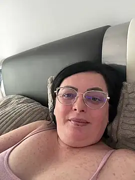 Amandamuller1982 online show from 12.20.24