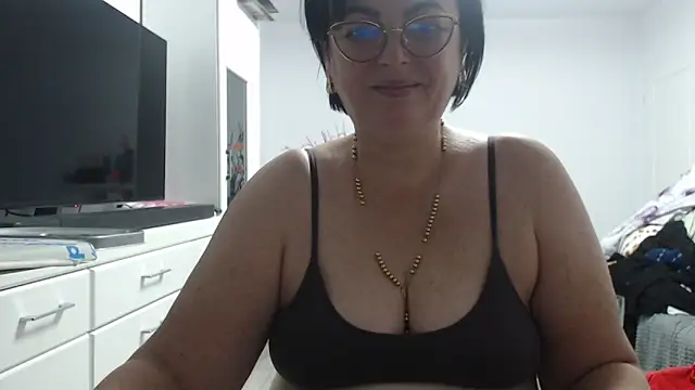 Amandamuller1982 online show from 10.22.25