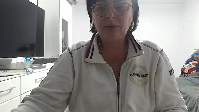 Amandamuller1982 online show from 11.18.25