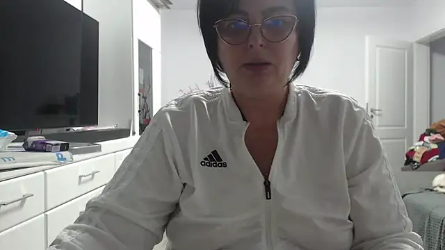 Amandamuller1982 online show from 11.20.25