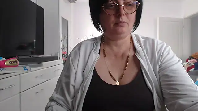 Amandamuller1982 online show from 11.21.25