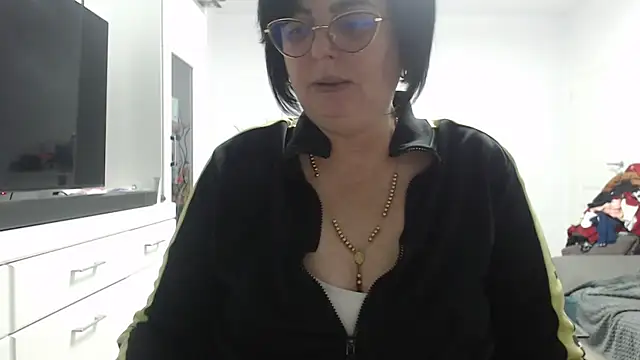 Amandamuller1982 online show from 11.28.25