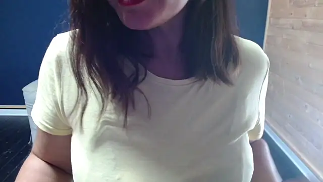 Snapshot of NovaBabe21 chatting on 09.24.25 NovaBabe21 online show from 09.24.25