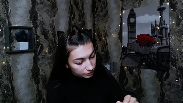 KarolinaRosse  online show from 12.29.24