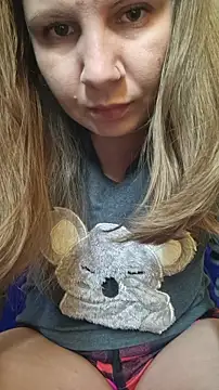 andradahot15 online show from 11.17.25