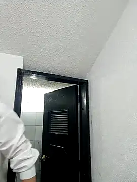 Snapshot of VIOLETA-25_ chatting on 02.23.25 VIOLETA-25 online show from 02.23.25