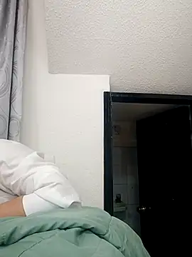 Snapshot of VIOLETA-25_ chatting on 03.20.25 VIOLETA-25 online show from 03.20.25