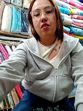 Snapshot of VIOLETA-25_ chatting on 03.21.25 VIOLETA-25 online show from 03.21.25