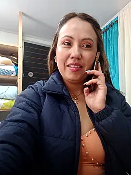 Snapshot of VIOLETA-25_ chatting on 09.11.25 VIOLETA-25 online show from 09.11.25