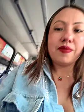 Snapshot of VIOLETA-25_ chatting on 11.08.25 VIOLETA-25 online show from 11.08.25