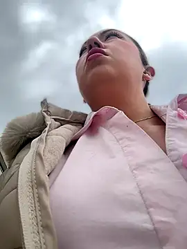 Snapshot of VIOLETA-25_ chatting on 11.19.25 VIOLETA-25 online show from 11.19.25