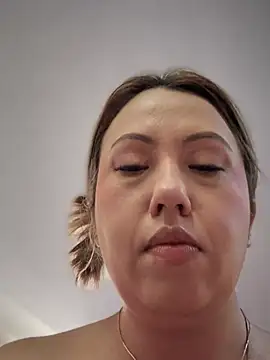 Snapshot of VIOLETA-25_ chatting on 01.10.26 VIOLETA-25 online show from 01.10.26