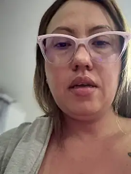 Snapshot of VIOLETA-25_ chatting on 02.21.26 VIOLETA-25 online show from 02.21.26