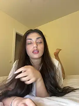 Snapshot of Sweet_Khalifa_ chatting on 12.22.24 Sweet Khalifa  online show from 12.22.24