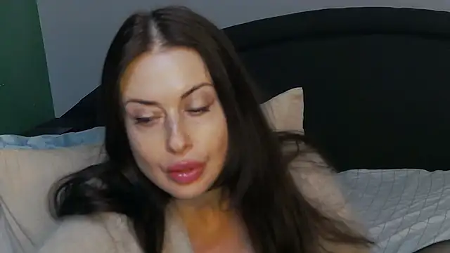 Snapshot of Mia_Lovi chatting on 02.27.25 Mia Lovi online show from 02.27.25