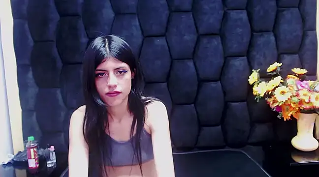 Snapshot of Morgana_Smit chatting on 12.17.24 Morgana Smit online show from 12.17.24