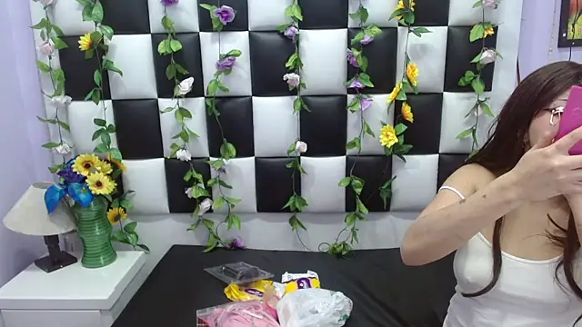 Snapshot of Morgana_Smit chatting on 02.21.25 Morgana Smit online show from 02.21.25