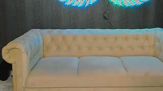 Snapshot of anemarieejolie chatting on 01.09.25 anemarieejolie online show from 01.09.25
