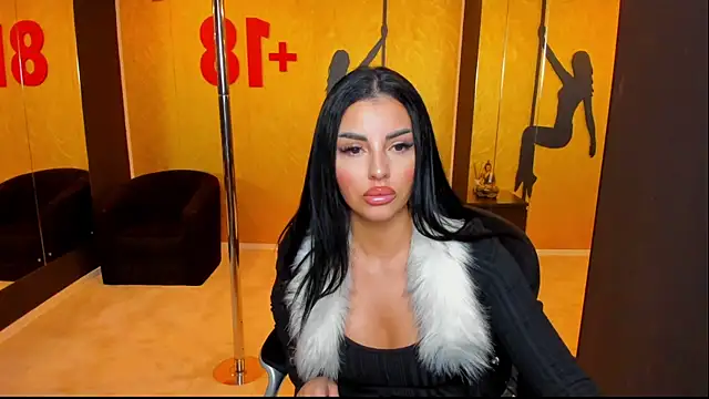 Snapshot of anemarieejolie chatting on 01.18.25 anemarieejolie online show from 01.18.25