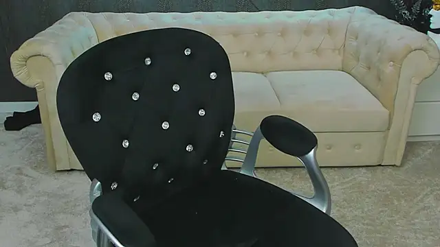 Snapshot of anemarieejolie chatting on 02.14.25 anemarieejolie online show from 02.14.25