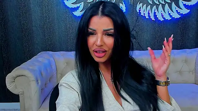 Snapshot of anemarieejolie chatting on 03.07.25 anemarieejolie online show from 03.07.25