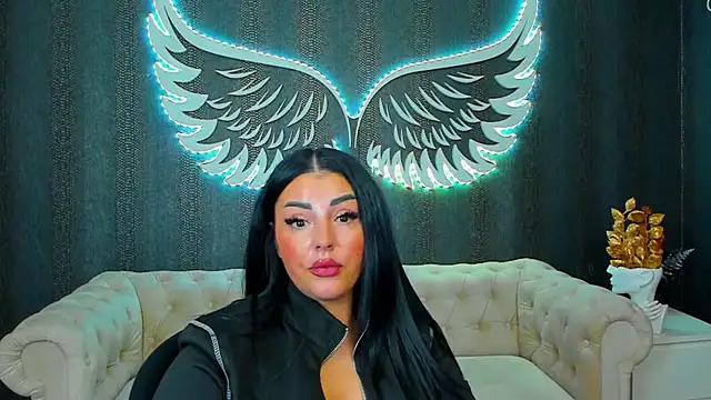 Snapshot of anemarieejolie chatting on 10.10.25 anemarieejolie online show from 10.10.25