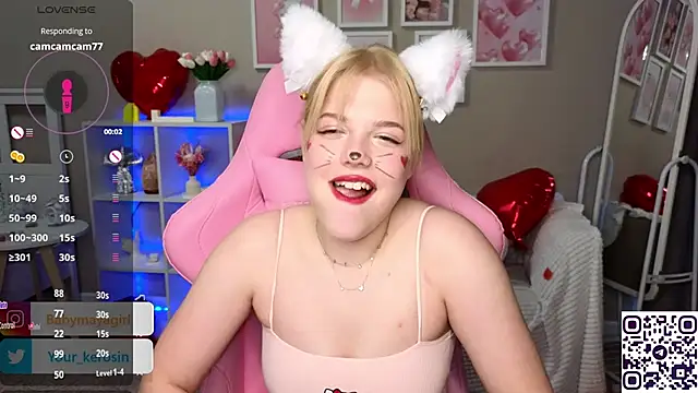 Snapshot of Maya_Rave chatting on 02.14.25 Maya Rave online show from 02.14.25