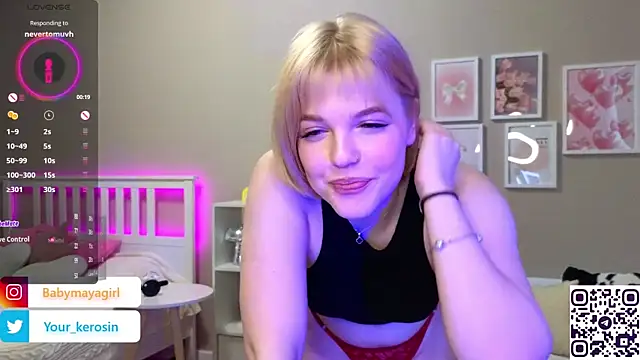 Snapshot of Maya_Rave chatting on 03.03.25 Maya Rave online show from 03.03.25