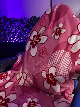 bonnie 18x online show from 11.12.25