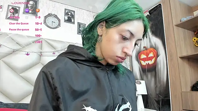 Im gaia online show from 10.30.25