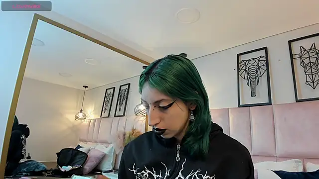 Im gaia online show from 11.30.25