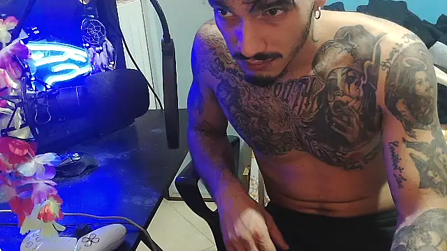 Snapshot of Badboyi1997 chatting on 09.29.25 Badboyi1997 online show from 09.29.25