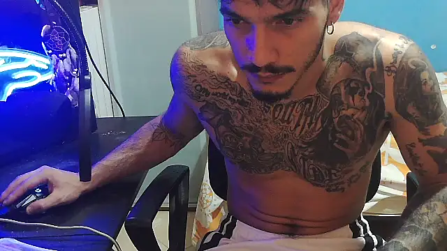 Snapshot of Badboyi1997 chatting on 09.30.25 Badboyi1997 online show from 09.30.25