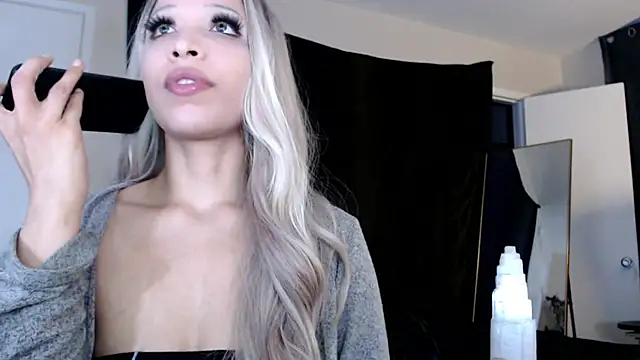 liadivina online show from 02.27.25