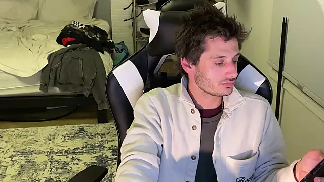 Snapshot of Dylansd chatting on 12.23.24 Dylansd online show from 12.23.24