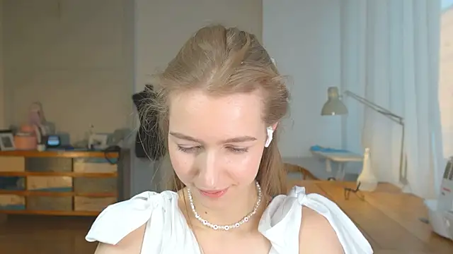 solar bella online show from 01.25.25