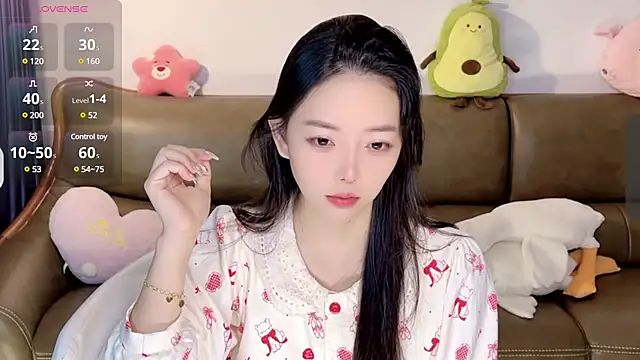 Snapshot of Yilin1999 chatting on 01.26.25 Yilin1999 online show from 01.26.25