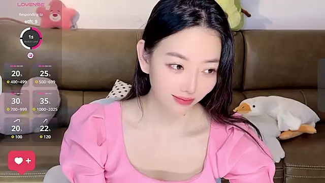 Snapshot of Yilin1999 chatting on 02.27.25 Yilin1999 online show from 02.27.25