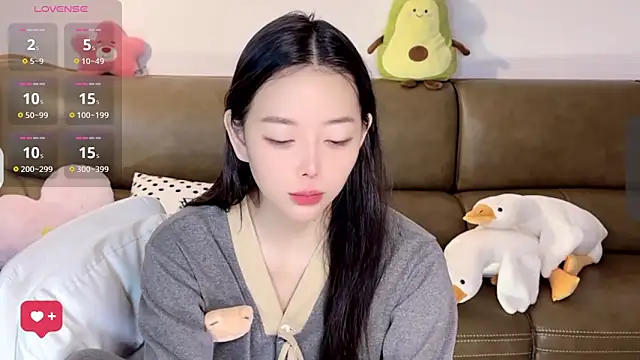 Snapshot of Yilin1999 chatting on 03.07.25 Yilin1999 online show from 03.07.25